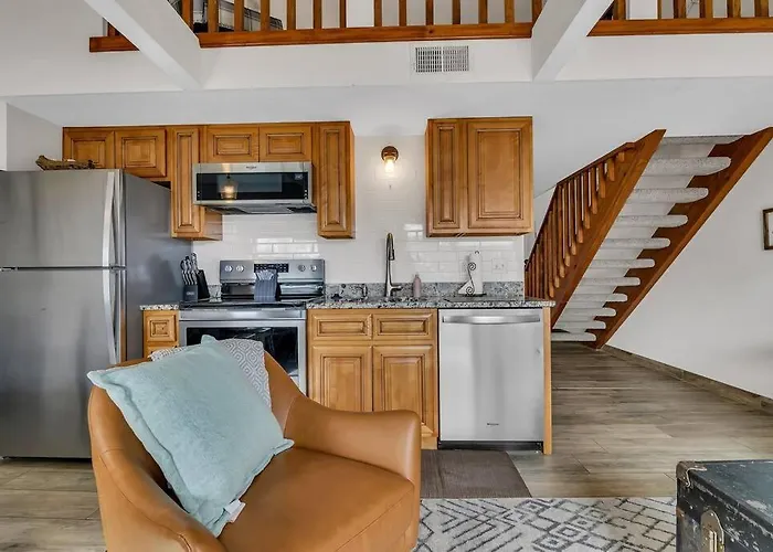 Fall Creek Condo Near The Strip!